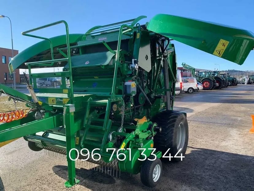 Прес підбирач McHale V6750