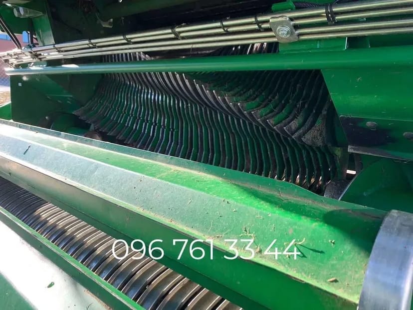 Прес підбирач McHale V6750