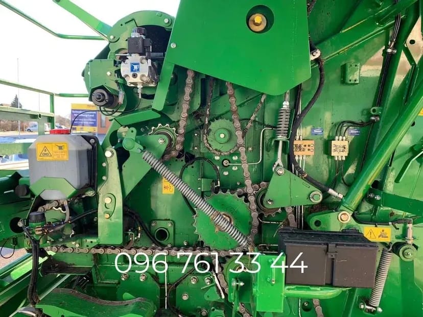 Прес підбирач McHale V6750