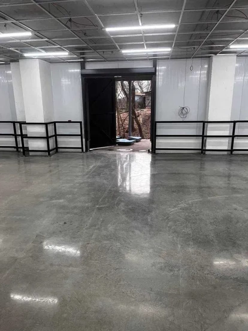 Фрезерування, шліфування бетону Ремонт промислових підлог Наливний пол