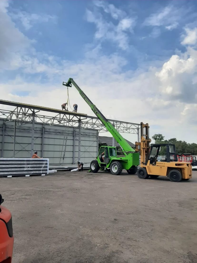 Навантажувач Merlo