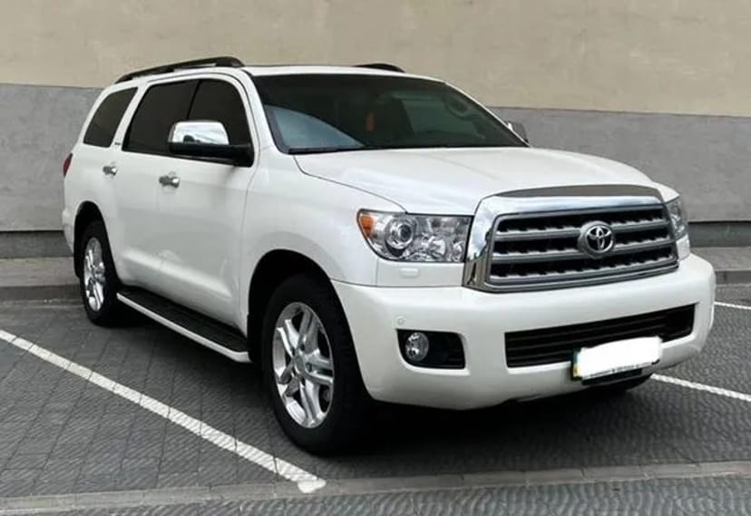 346 Броньований джип без водія Toyota Sequoia біла