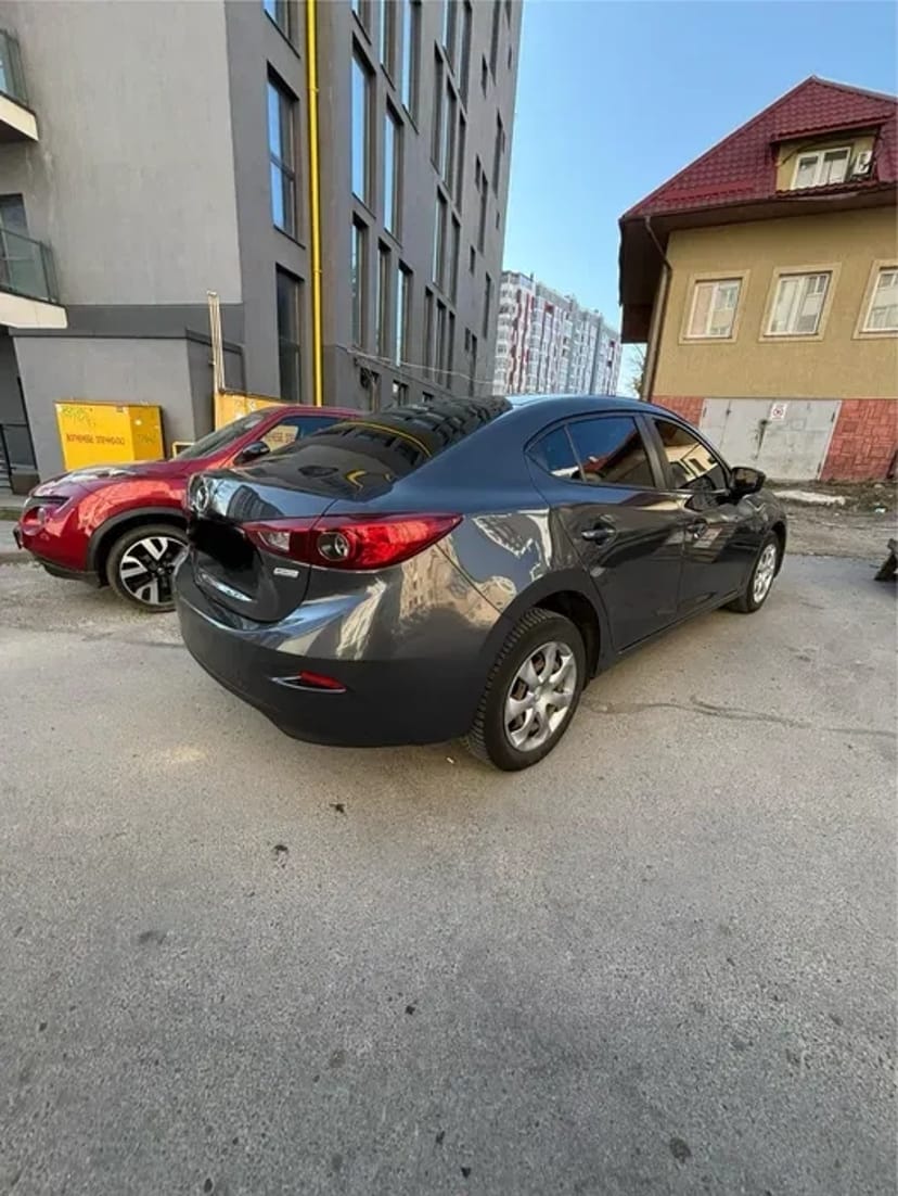 Авто Mazda подобово довготривало