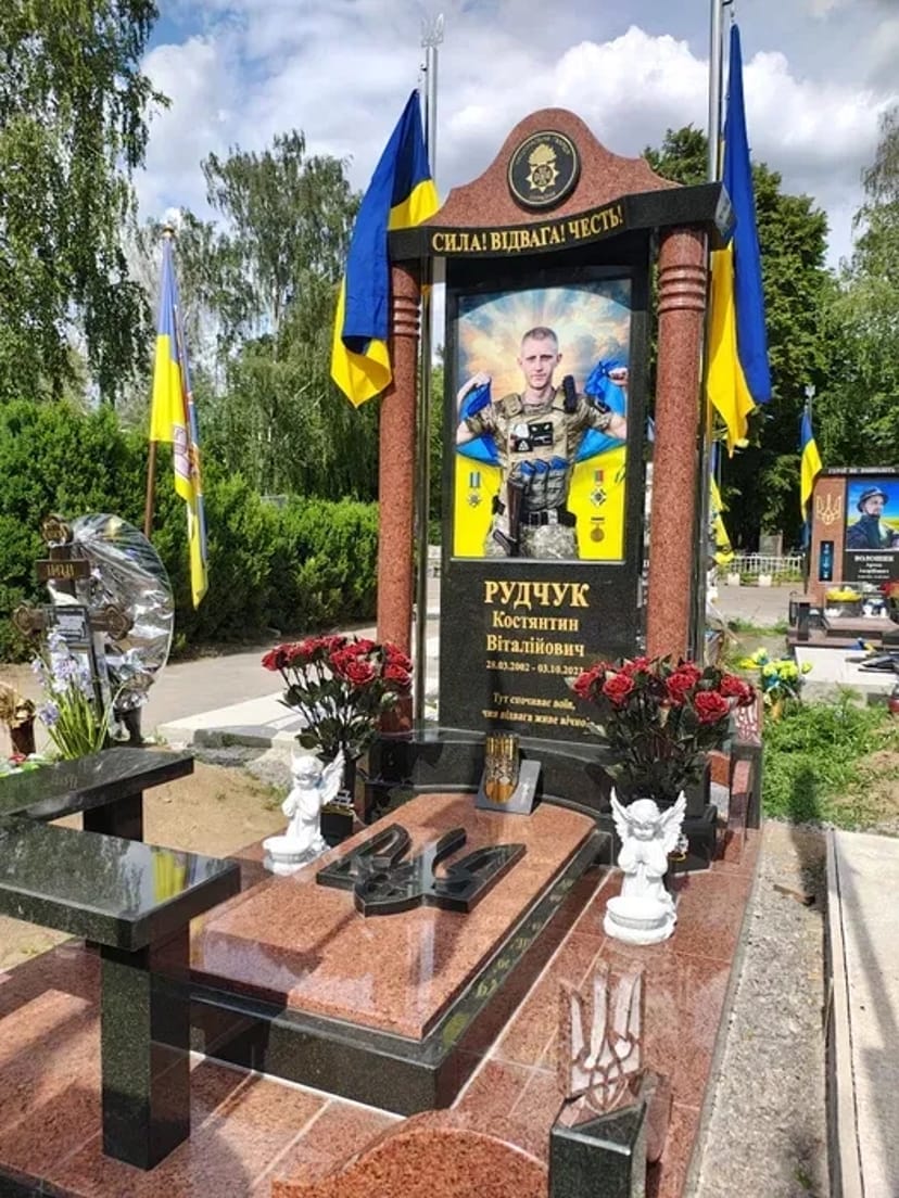 Пам'ятники для військових. Меморіальні комплекси!!