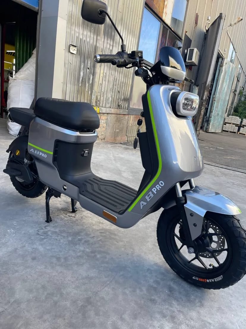 Електроскутер A8Pro запас ходу 200км