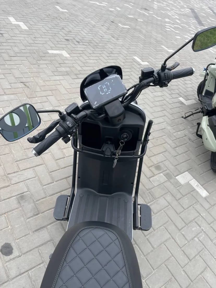 Електроскутер A8Pro запас ходу 200км