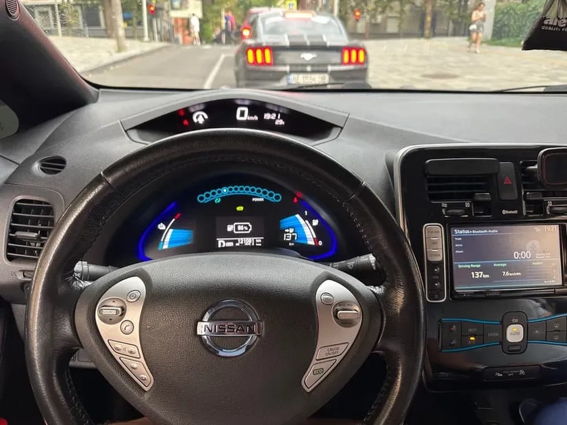 Єлектро автомобілі Nissan Leaf