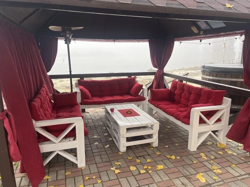 Чан, баня, лазня, альтанка, на березі Дніпра