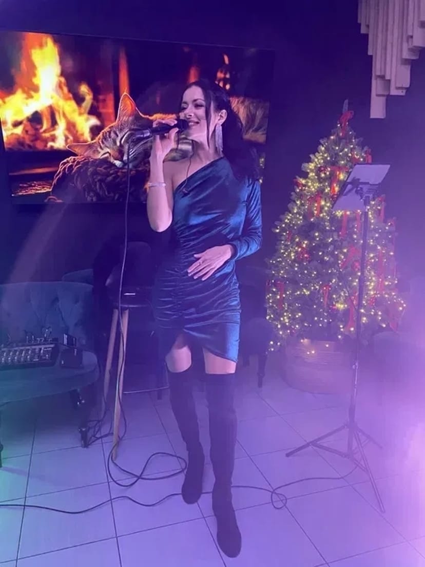 Вишуканий музичний супровід свята: професійна вокалістка та живий звук