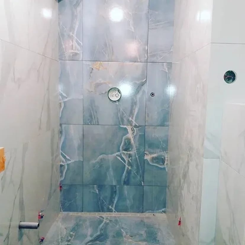 Плиточник, професійне укладання плитки в Харкові. Безкоштовний виїзд.