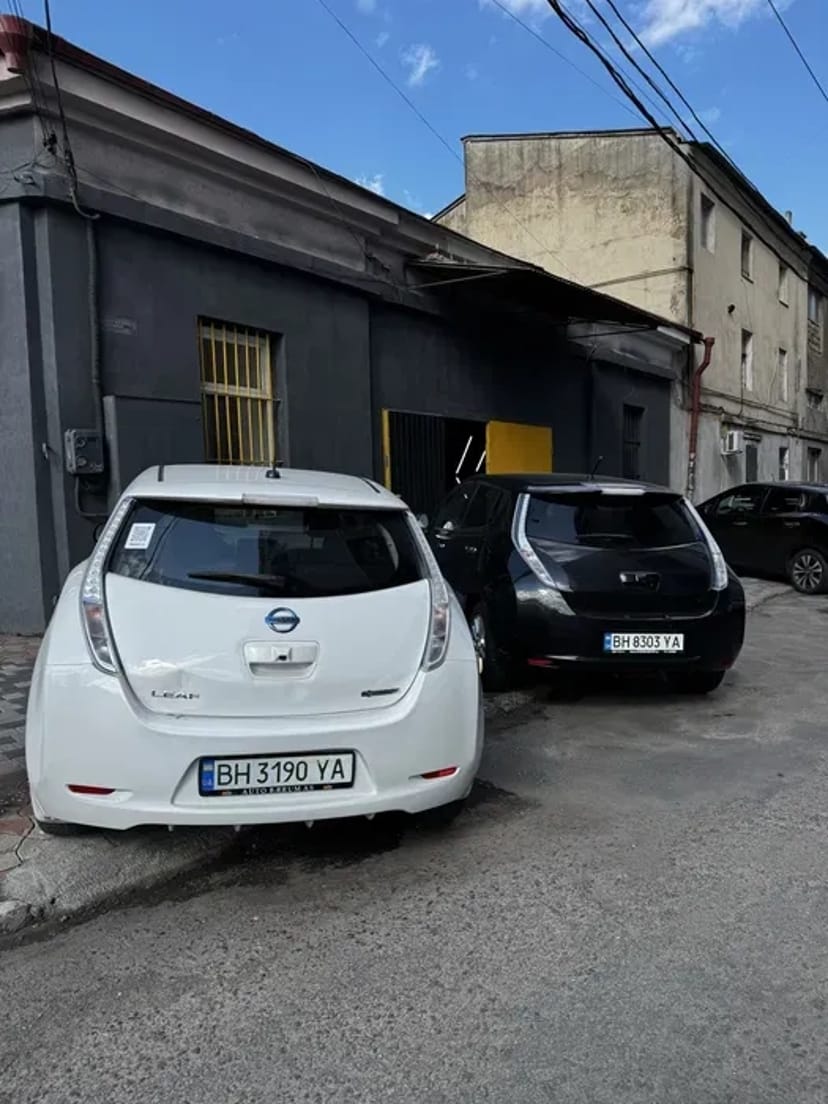 Aвто Nissan leaf 600 грн