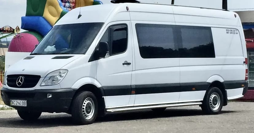 Замовлення автобуса та пасажирські перевезення з досвідченим водієм