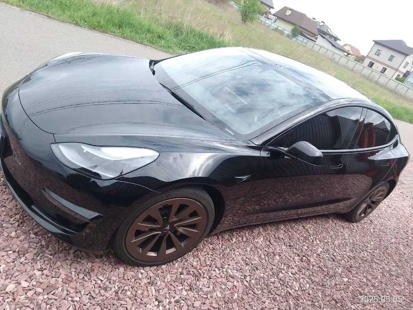 Tesla M3 dual motor long range 2022 рік