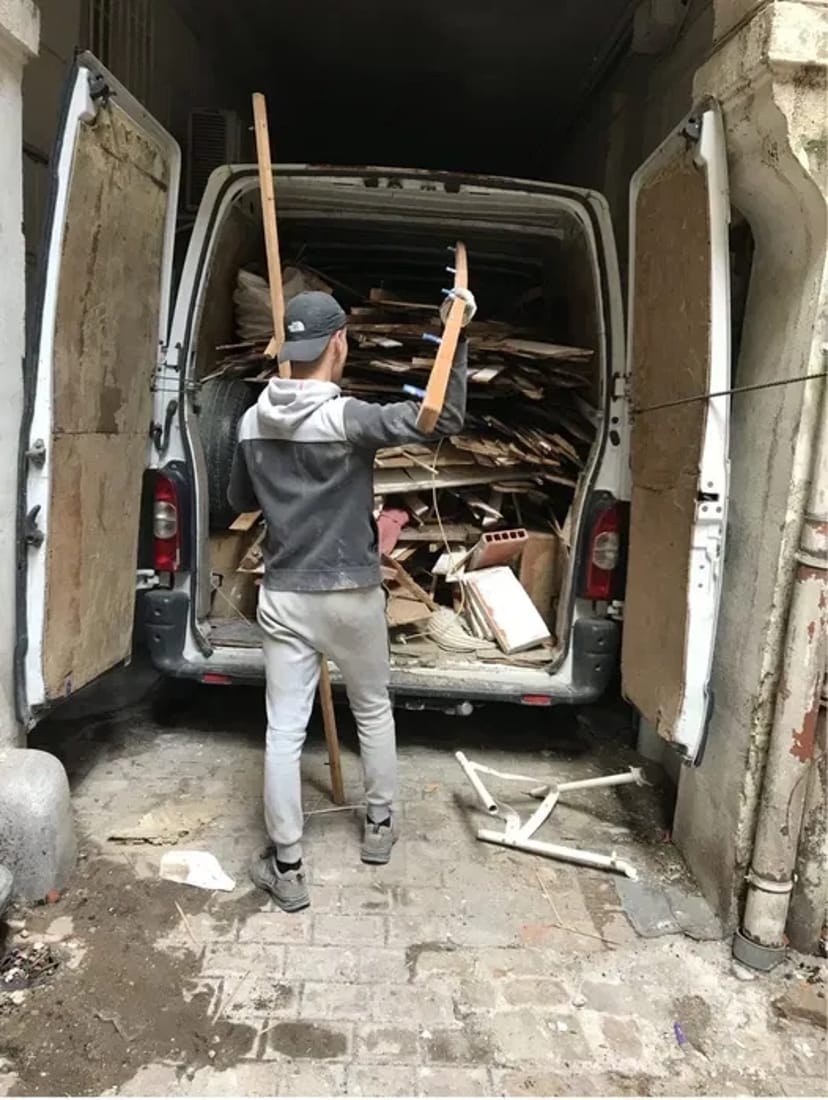 ОПЕРАТИВНО! Вантажні перевезення, таксі Послуги грузчиків Вивіз сміття