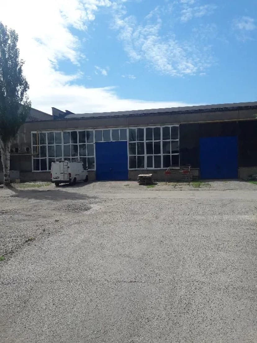 Приміщення (складські, виробничі, офісні, стоянка авто)