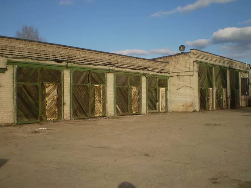 Приміщення (складські, виробничі, офісні, стоянка авто)