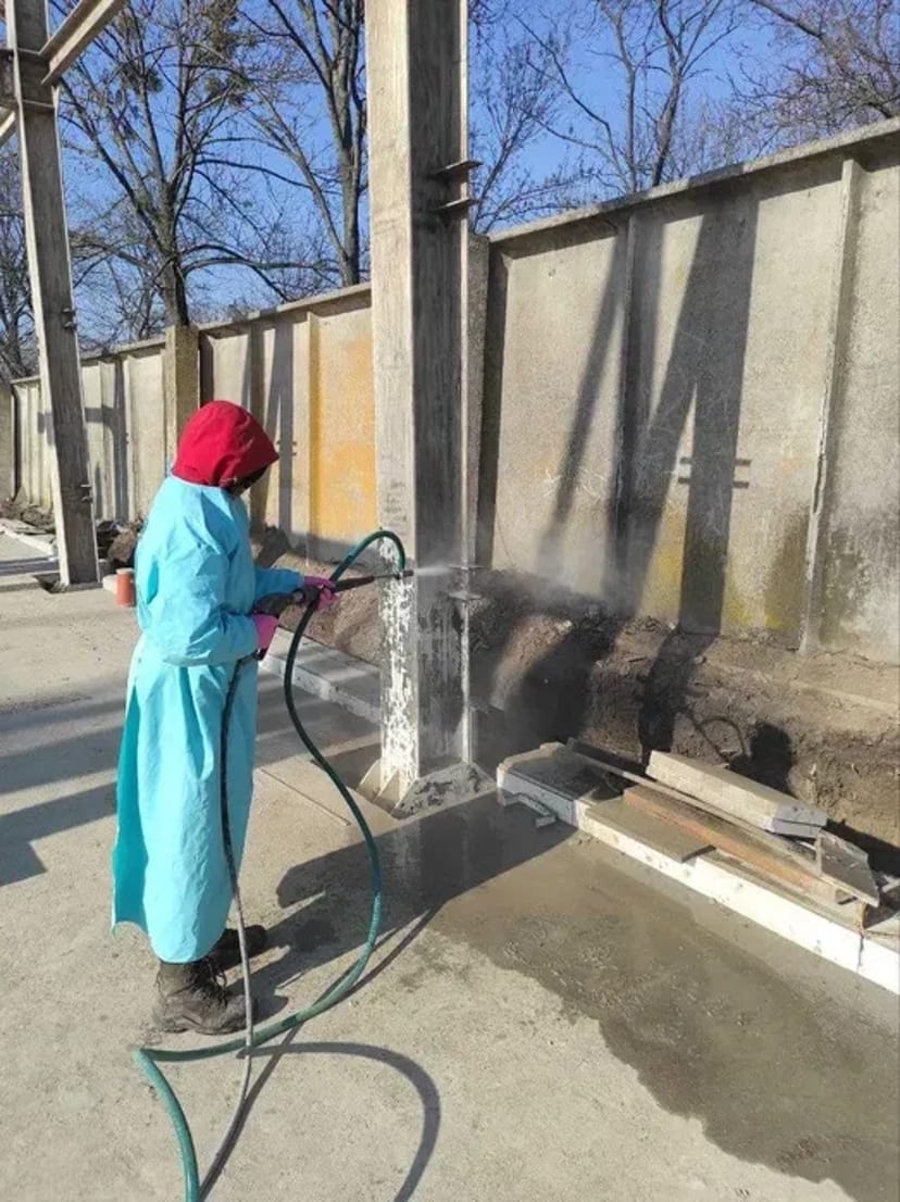 Повний комплекс очищення поверхонь. Миття дахів, парканів, фасадів від 5 000 грн.