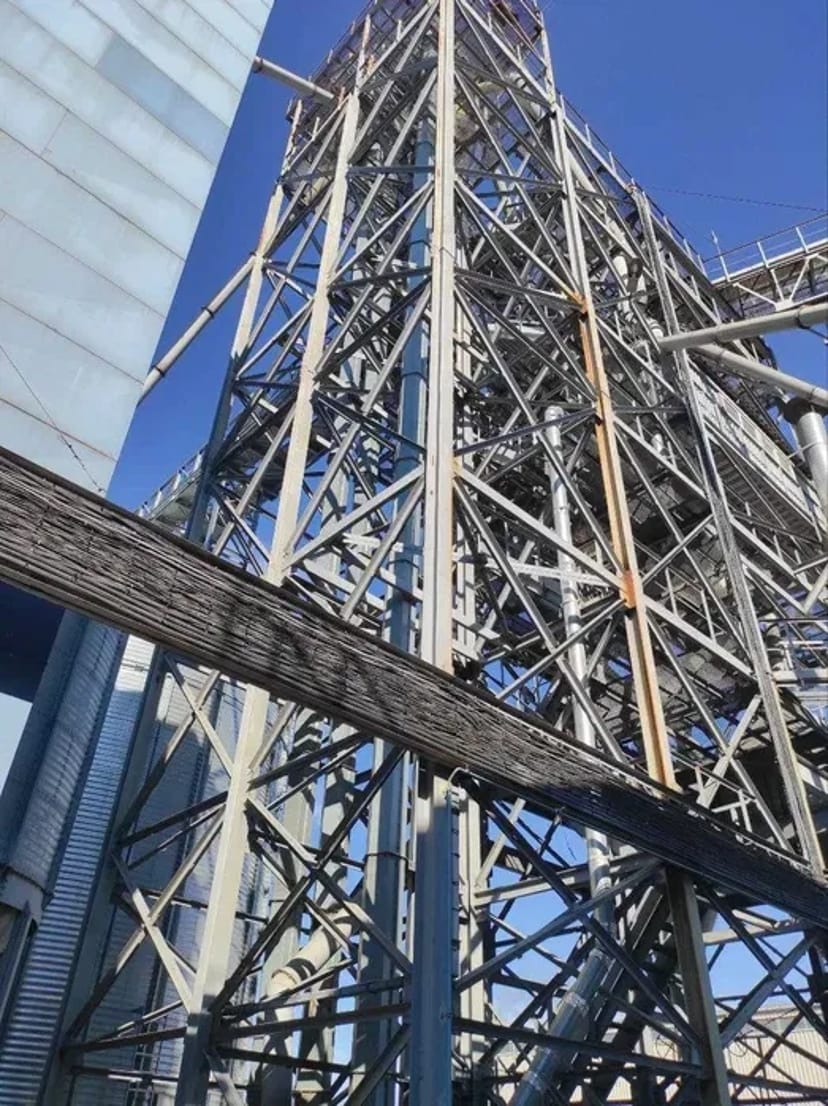 Повний комплекс очищення поверхонь. Миття дахів, парканів, фасадів від 5 000 грн.