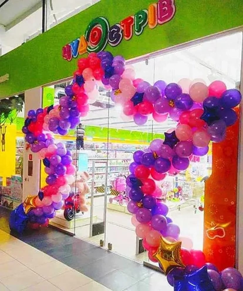 Оформлення кульками магазинів на відкриття, річницю, акції