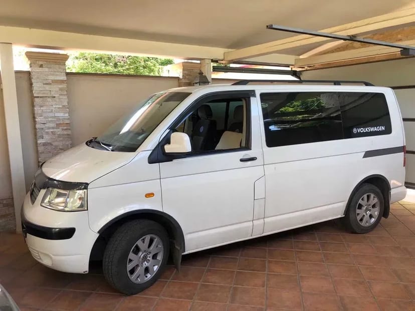 Мікроавтобус