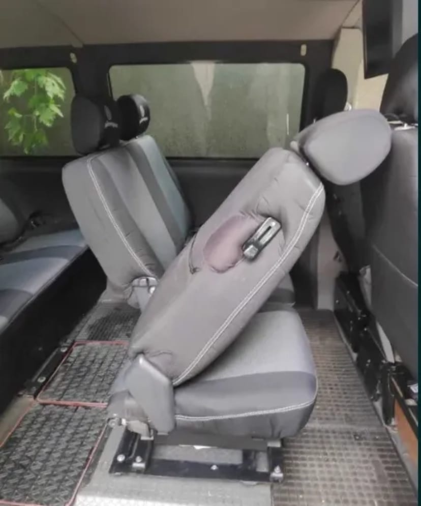 Мікроавтобус