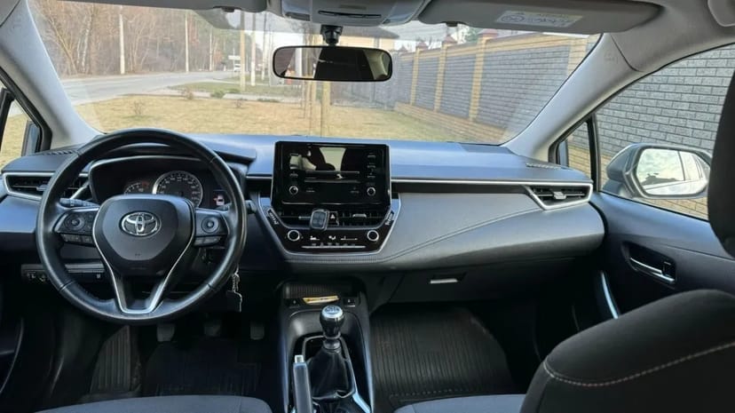 Toyota Corolla комфорт-класу (2023)