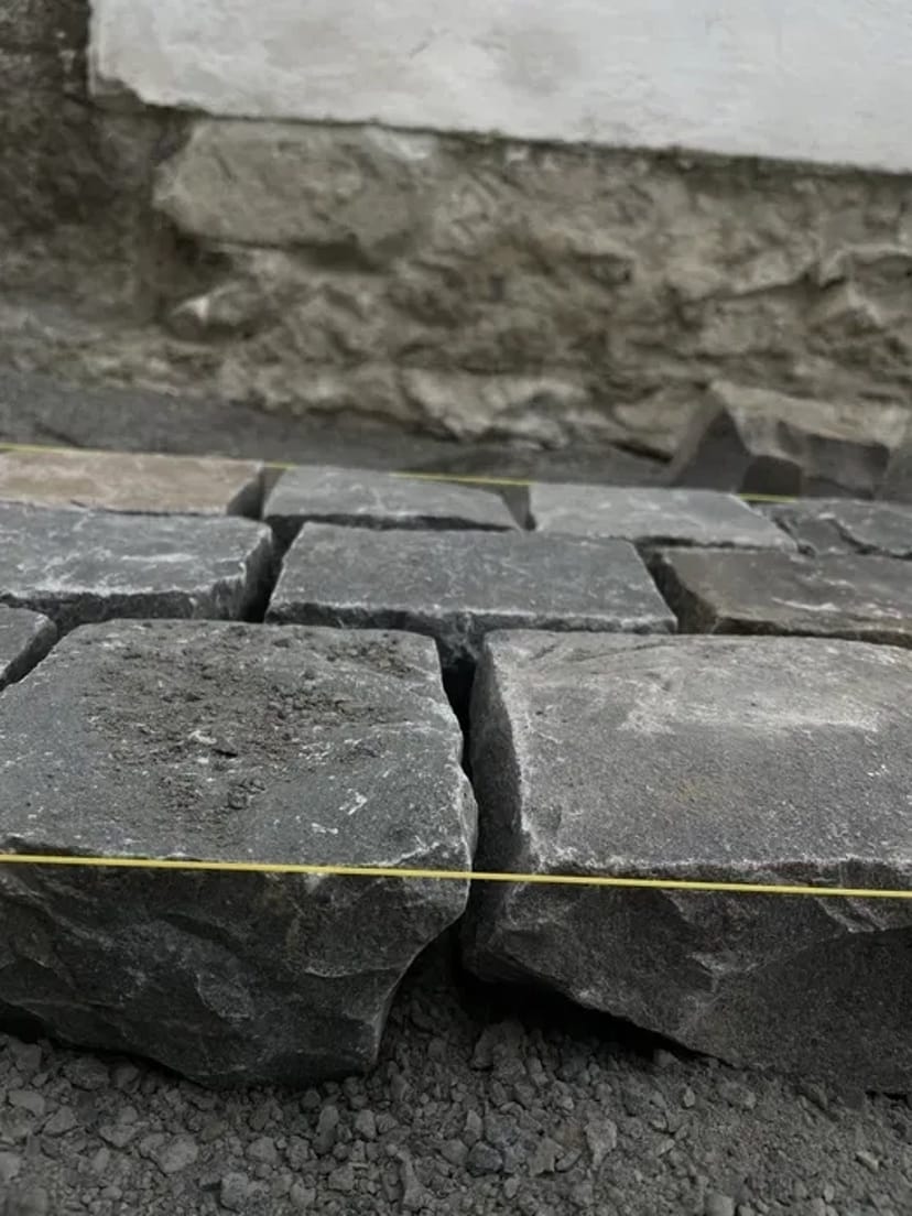 Професійне укладання бруківки та каменю під ключ