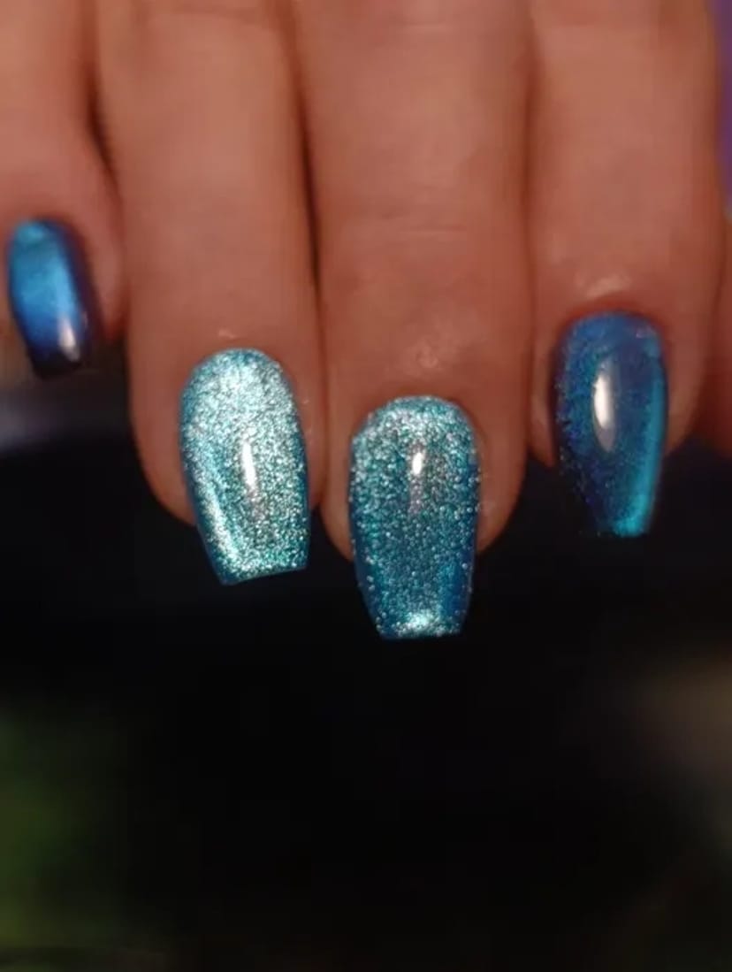 Манікюр, Педикюр та Ламінування Вій: Професійний Догляд за Вашою Красою в Одному Місці!