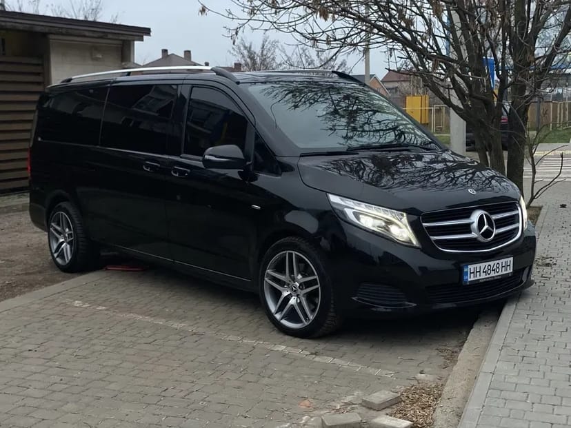 V S-class, бізнес клас, мінівен, мікроавтобус.