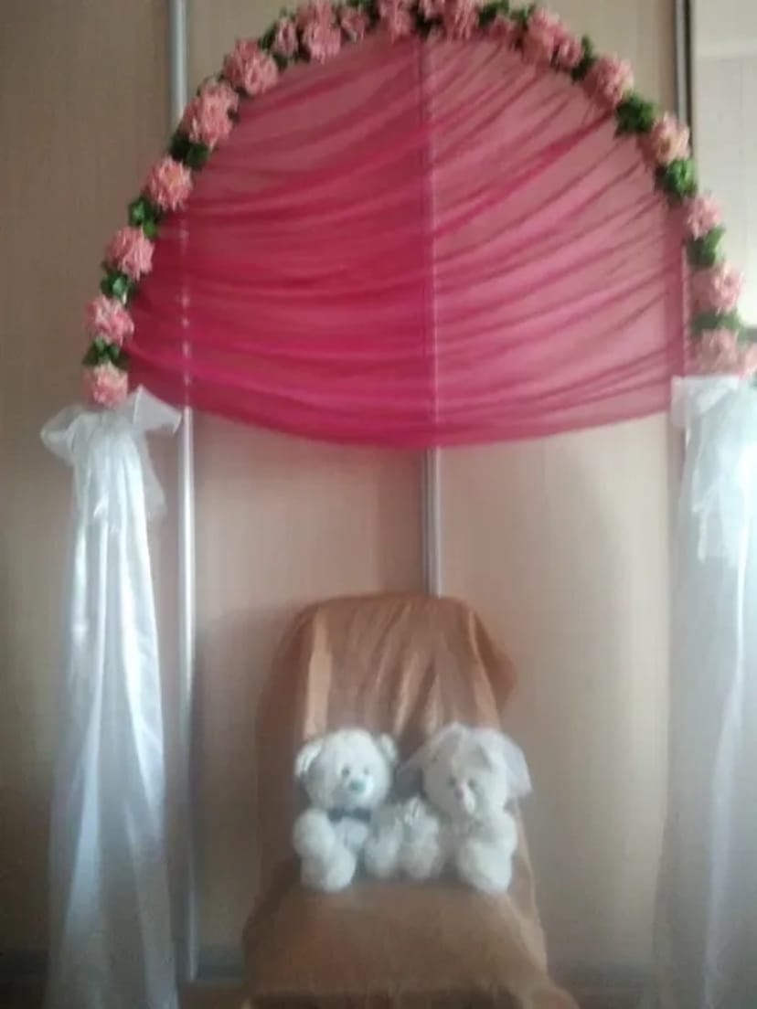 Арка весільна, святкова, ведмедики на весільну машину молодятам.