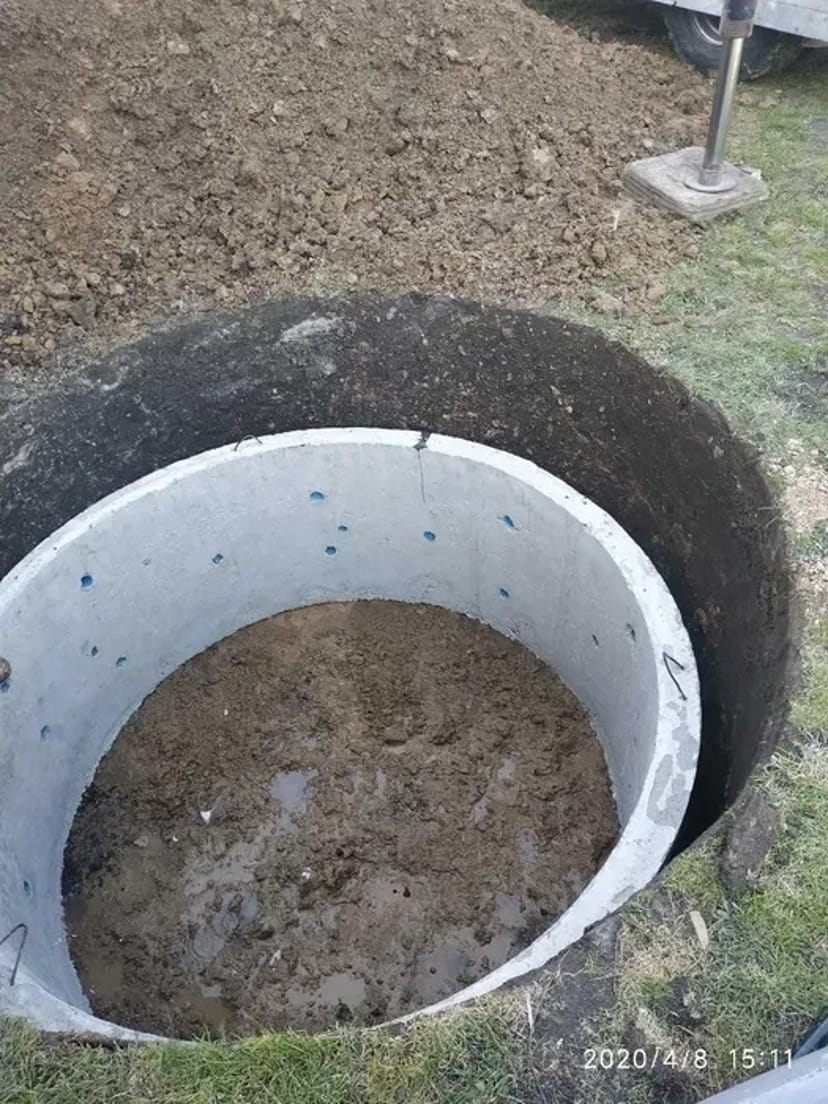 Копка колодцев ,сливных ям ,приямков,септиков,чистка колодца