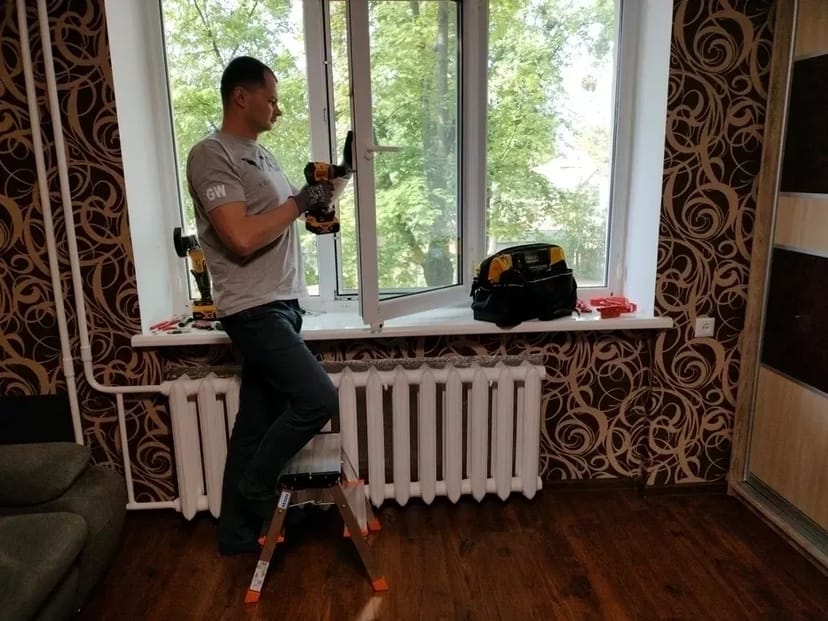 Ремонт вікон, дверей та захисних ролетів будь-якої складності