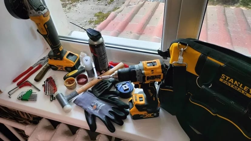 Ремонт вікон, дверей та захисних ролетів будь-якої складності