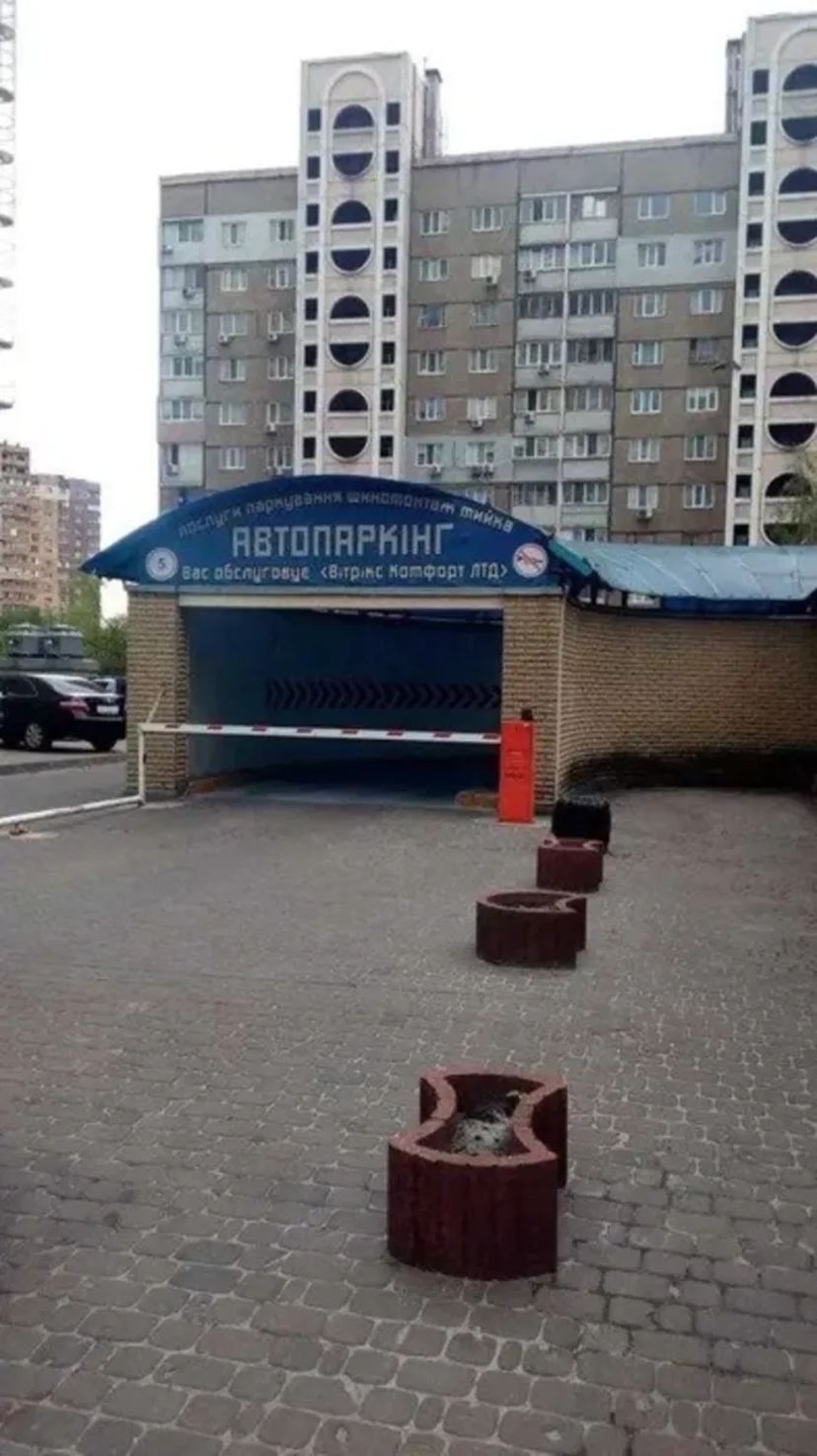 Зручне паркомісце в підземному паркінгу