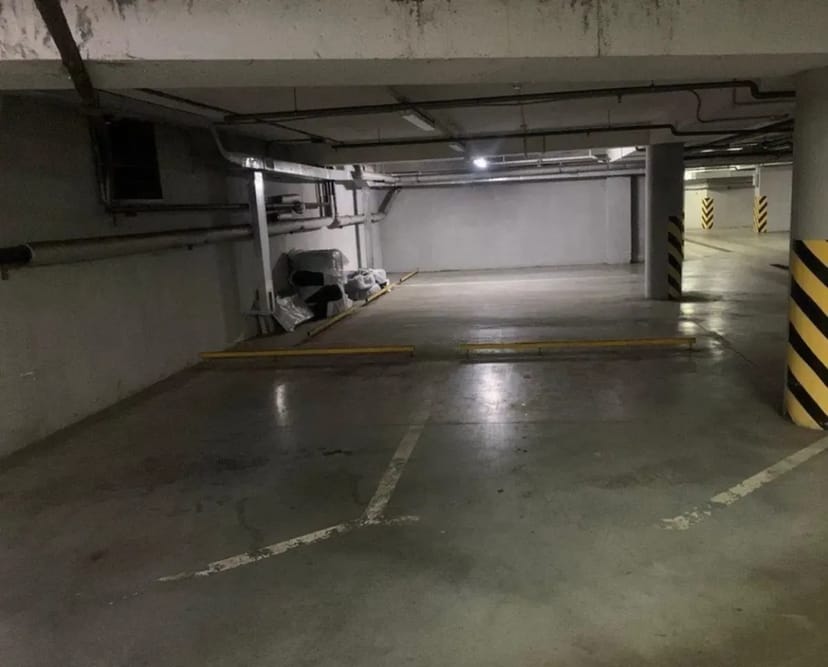 Паркомісце за адресою вул. Ризька 73г жк Сирецький бояр