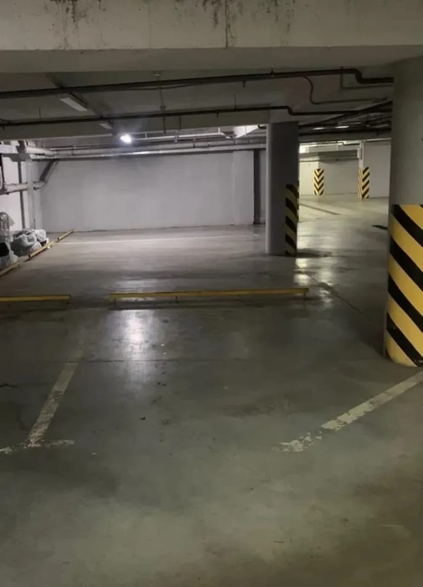 Паркомісце за адресою вул. Ризька 73г жк Сирецький бояр