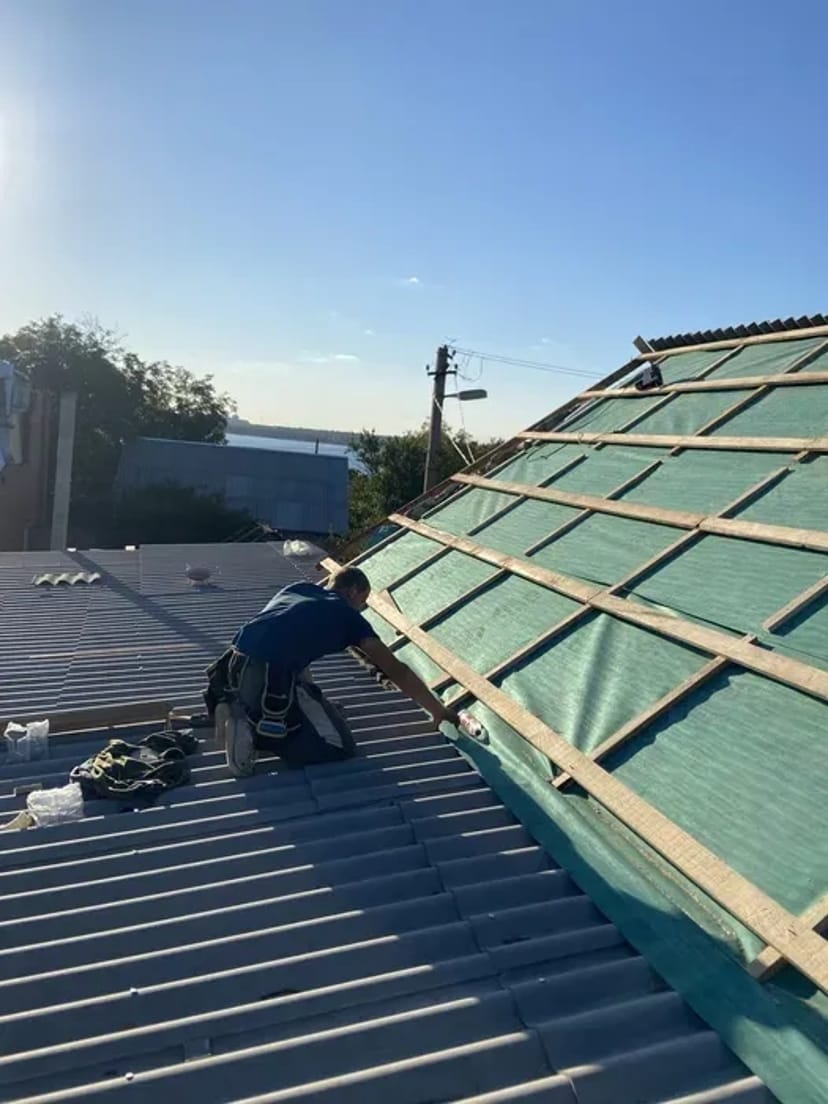 Покрівельні роботи. Заміна шиферу . Демонтаж старого шиферу