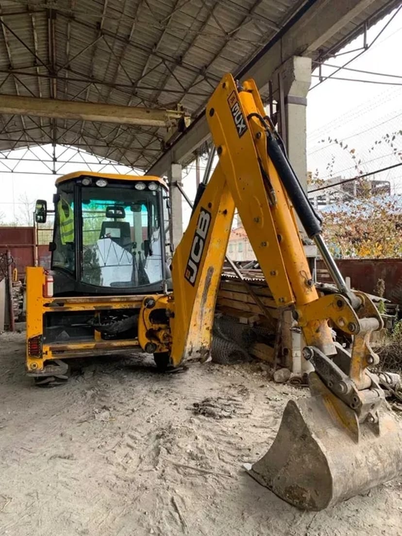 Послуги спецтехніки екскаватора-навантажувача JCB 3cx БУСЬК