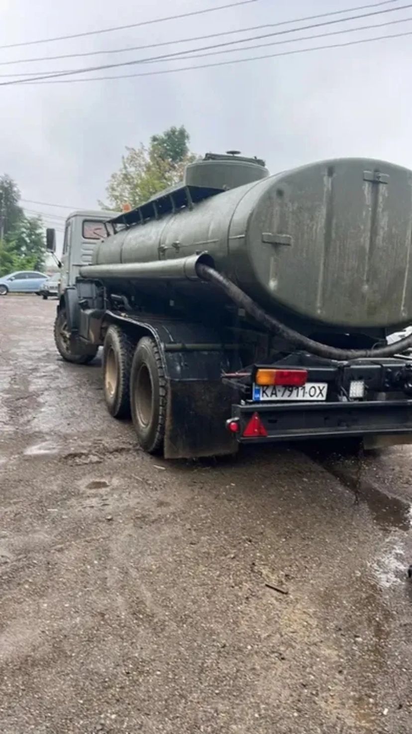 Автоцистерна для перевезення води