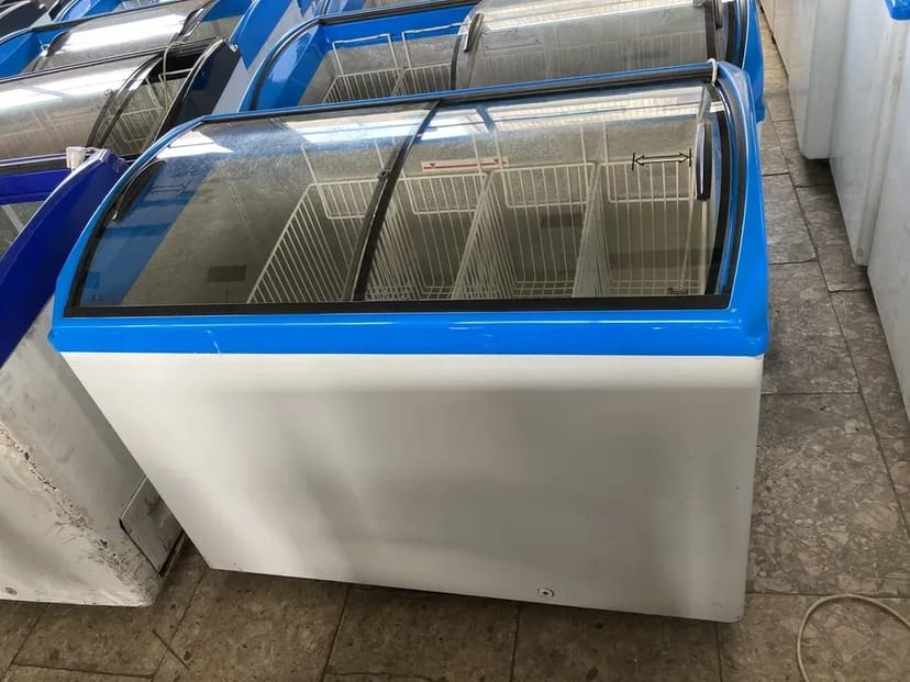 Холодильники, морозильні камери