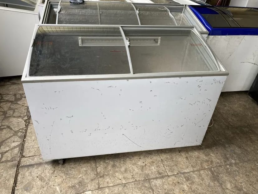 Холодильники, морозильні камери