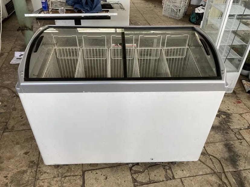 Холодильники, морозильні камери