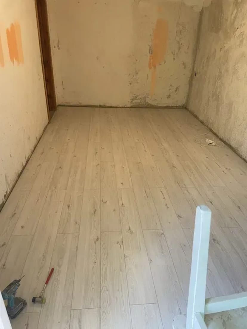 Ремонт квартир, кімнат . Демонтаж -Штукатурка -Стяжка -Ламінат