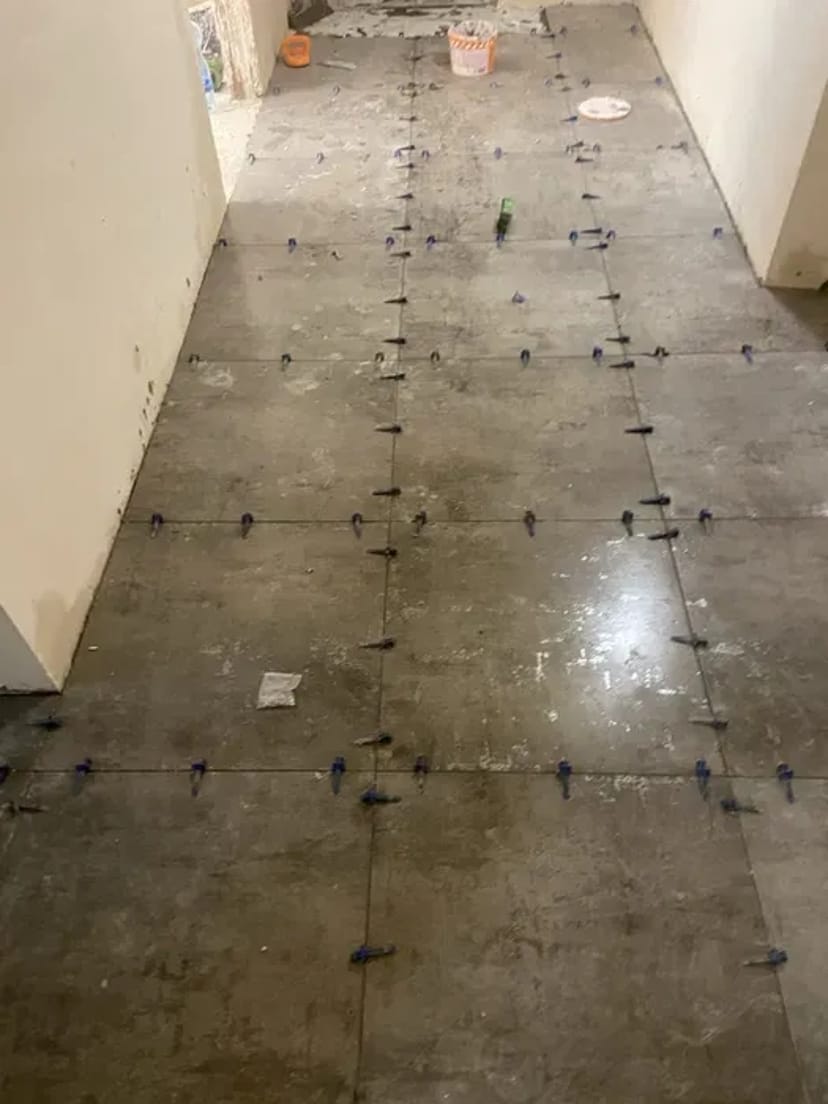 Ремонт квартир, кімнат . Демонтаж -Штукатурка -Стяжка -Ламінат