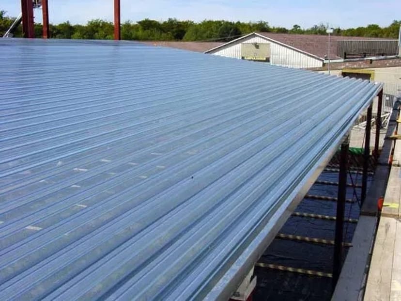 Профнастил , матеріал оцинкований та пофарбований, розміри на замовлення, терміни 1-2 дні.