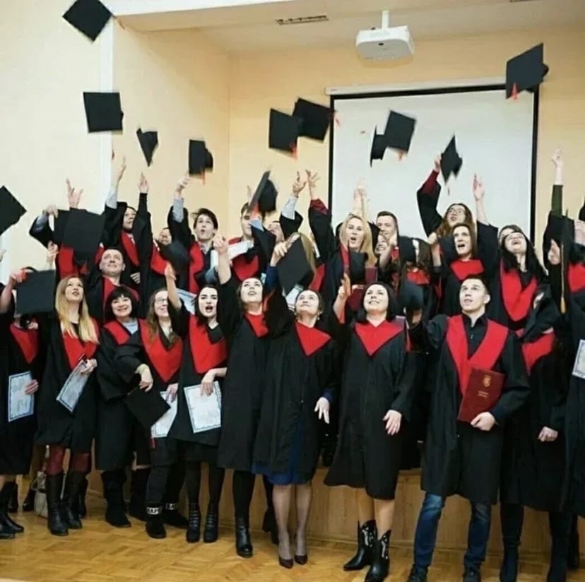 Академічні мантії , комплект випускних магістр бакалавр