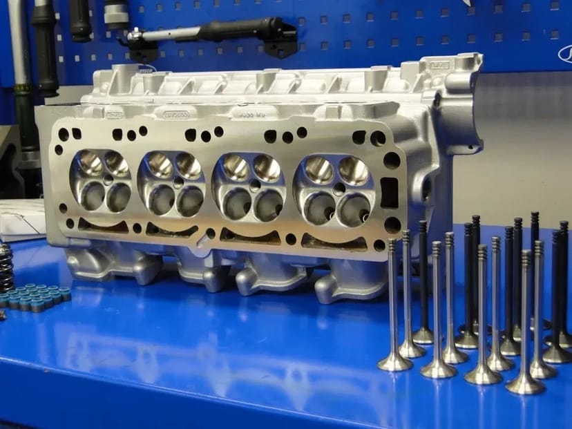 Професійний ремонт головок блока — точна діагностика та відновлення під ключ