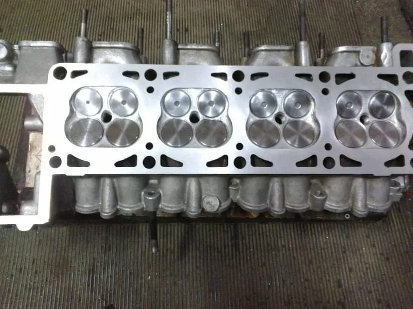 Професійний ремонт головок блока — точна діагностика та відновлення під ключ