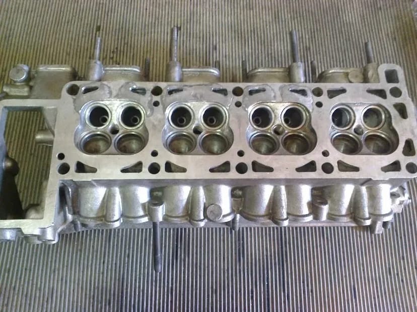 Професійний ремонт головок блока — точна діагностика та відновлення під ключ
