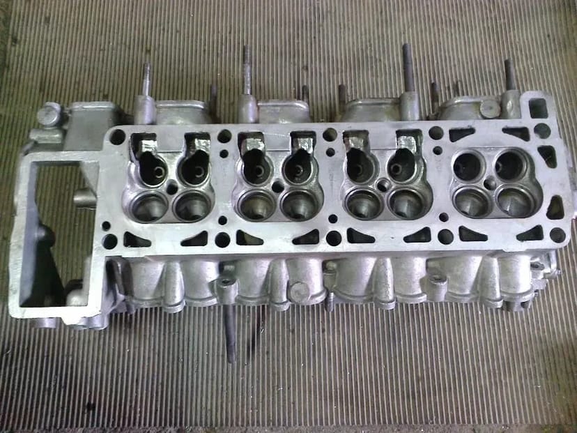 Професійний ремонт головок блока — точна діагностика та відновлення під ключ